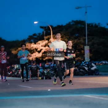 Runner Photo 3795245