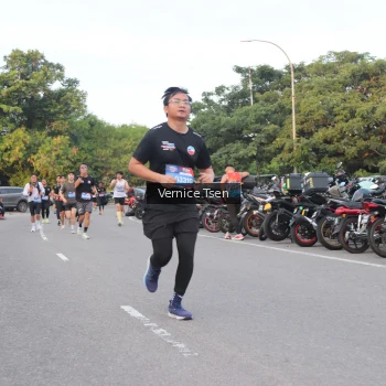 Runner Photo 3795551