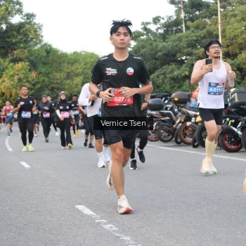 Runner Photo 3795610