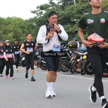 Runner Photo 3795660