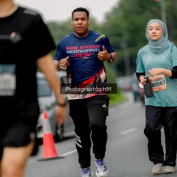 Runner Photo 3795675