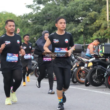 Runner Photo 3795676