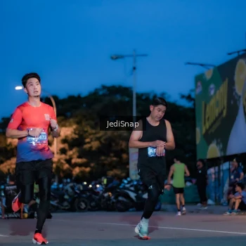 Runner Photo 3795680