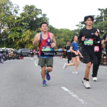 Runner Photo 3795770