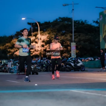 Runner Photo 3795789