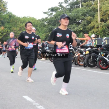 Runner Photo 3795873