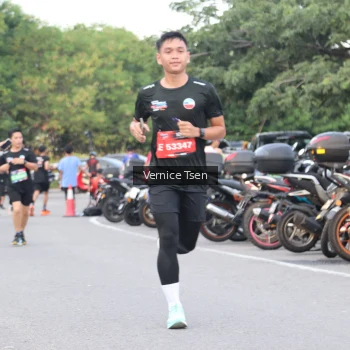 Runner Photo 3796035