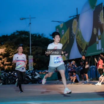 Runner Photo 3796170