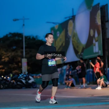 Runner Photo 3796514