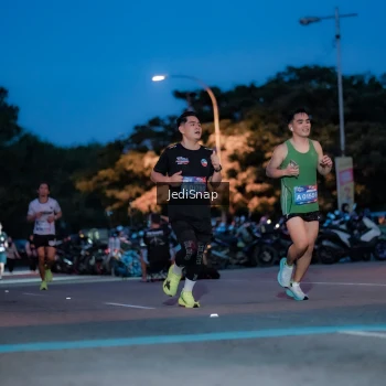 Runner Photo 3796516