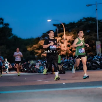 Runner Photo 3796552