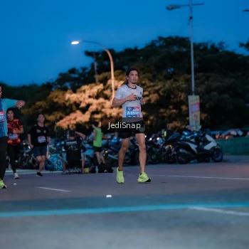 Runner Photo 3796557