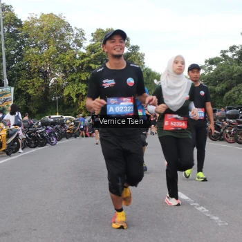 Runner Photo 3796559