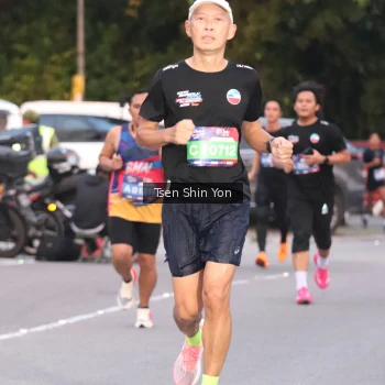 Runner Photo 3796577