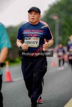 Runner Photo 3796585