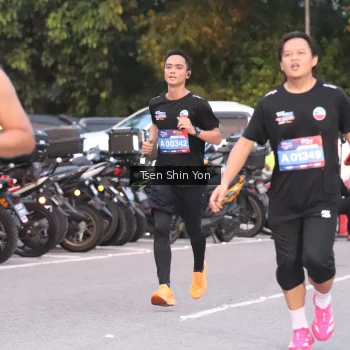 Runner Photo 3796710