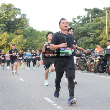 Runner Photo 3796725