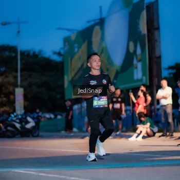 Runner Photo 3796730
