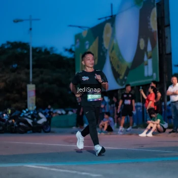 Runner Photo 3796738