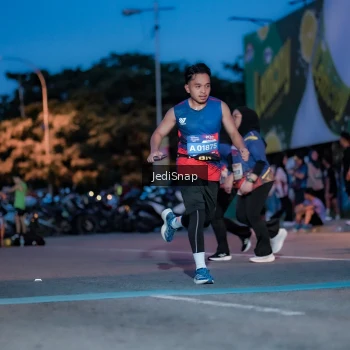 Runner Photo 3796844
