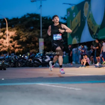 Runner Photo 3796846