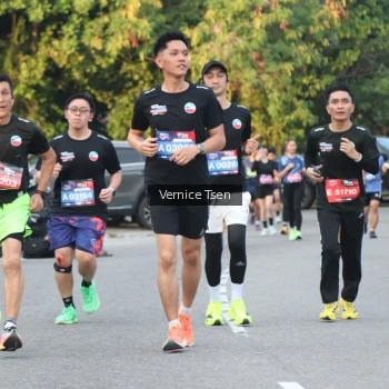 Runner Photo 3796934