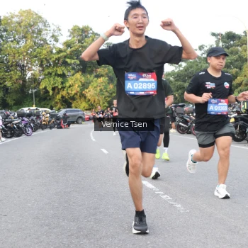 Runner Photo 3796965