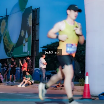 Runner Photo 3796967