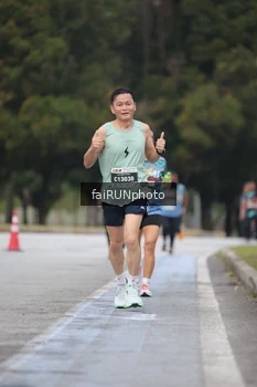 Runner Photo 3796996