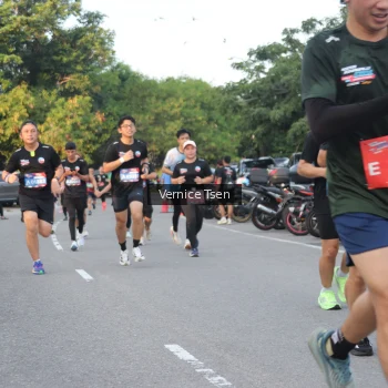 Runner Photo 3797337