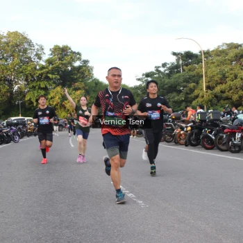 Runner Photo 3797583