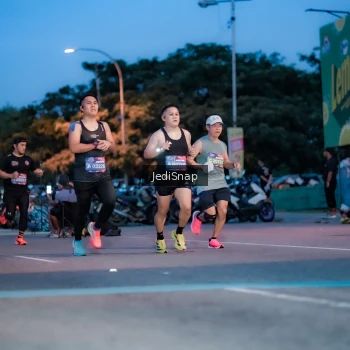 Runner Photo 3797624