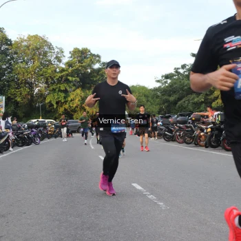 Runner Photo 3797631