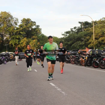 Runner Photo 3797669