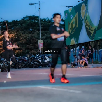 Runner Photo 3797745