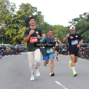 Runner Photo 3797872