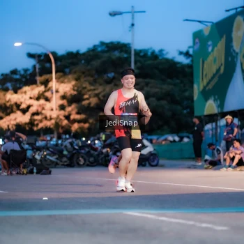 Runner Photo 3797915