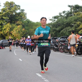 Runner Photo 3797937