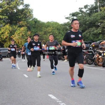 Runner Photo 3798443