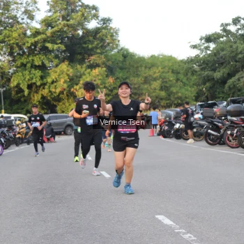 Runner Photo 3798710