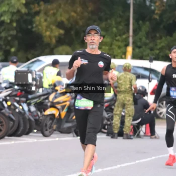 Runner Photo 3798996