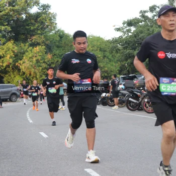 Runner Photo 3799064