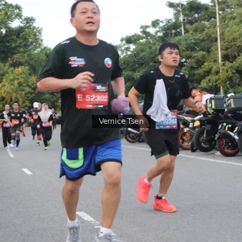 Runner Photo 3799477