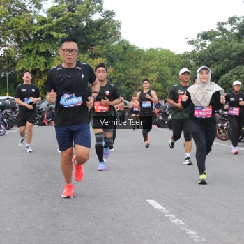 Runner Photo 3799534