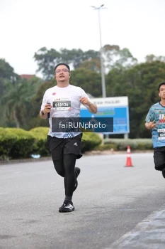 Runner Photo 3799595