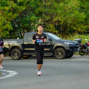 Runner Photo 3800021