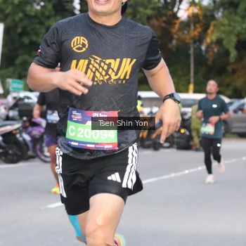 Runner Photo 3800023