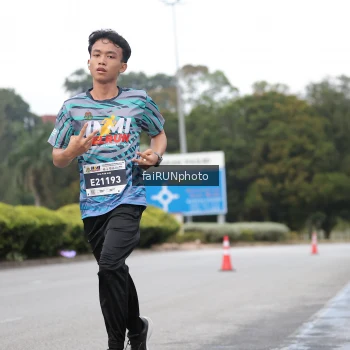 Runner Photo 3800029