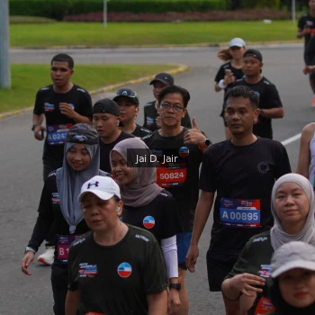 Runner Photo 3800034