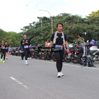 Runner Photo 3800048